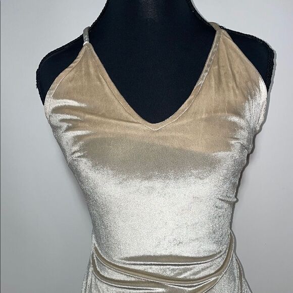 Elegant Cream Velvet Dress - Picture 2 of 9